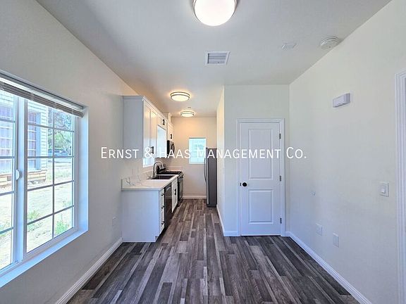 3rd image of 4169 Country Club Dr