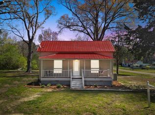 419 Front St, Vass, NC 28394