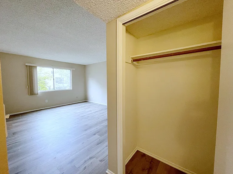 350 S Oakland Ave — Photo 13