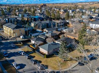 4603 E 79th St NW, Calgary, AB T3B 2P1