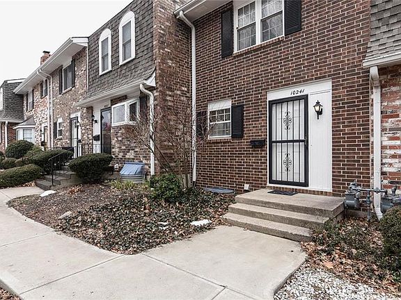 2nd image of 10241 W 96th Pl