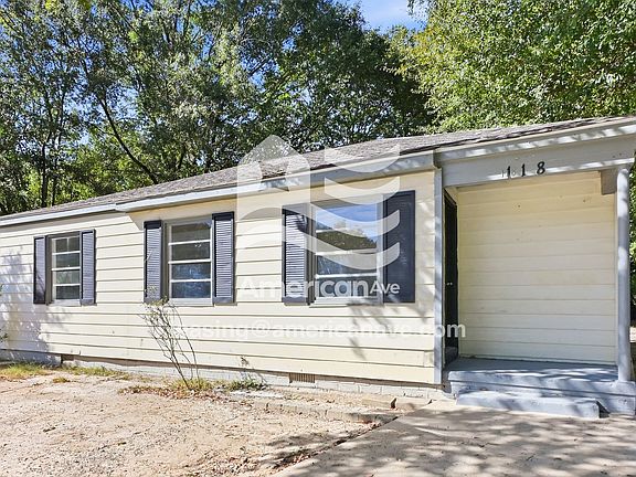 3rd image of 118 Charles Cir