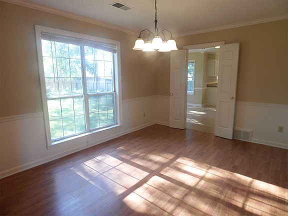4th image of 2056 Littlemore Dr