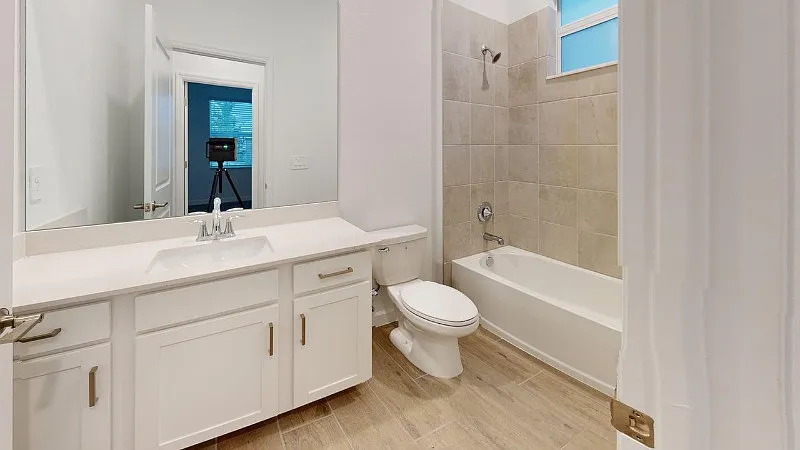 7761 Lakes Edge Ln — Photo 4