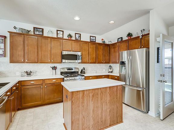 3rd image of 100 Beargrass Dr