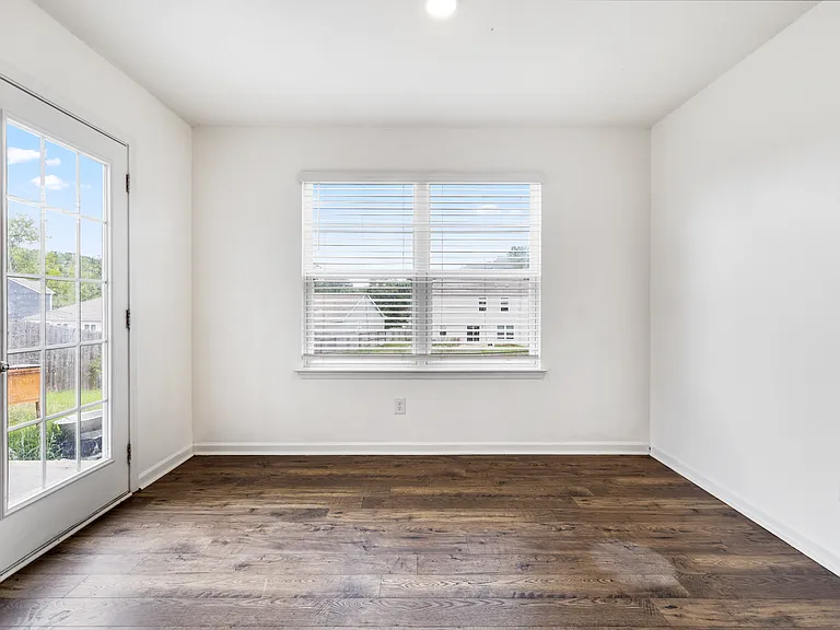 206 Venard Way — Photo 8