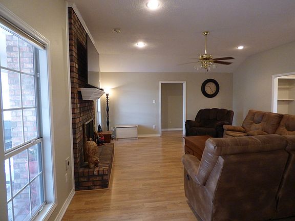 5th image of 600 Oakview Dr
