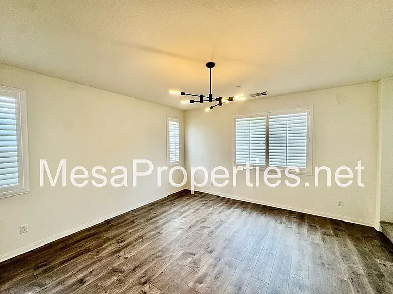 795 Hazel Way — Photo 7