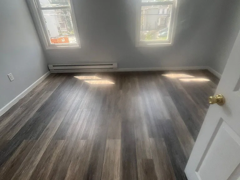 961 Grove St #1R — Photo 3