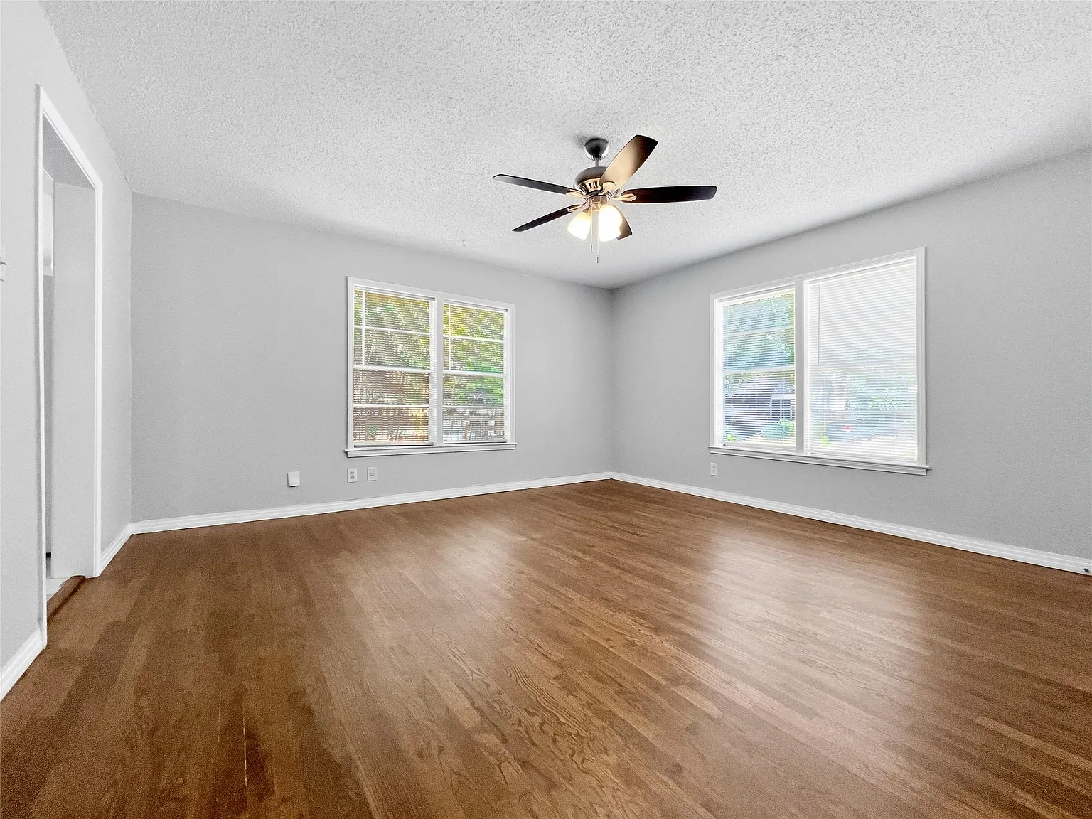2 bed, 1.5 bath, 1100 sqft, $2,150 — Photo 4