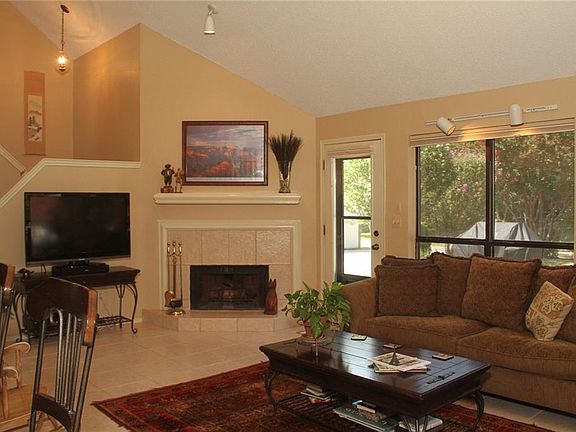 4th image of 2329 Idlewood Dr