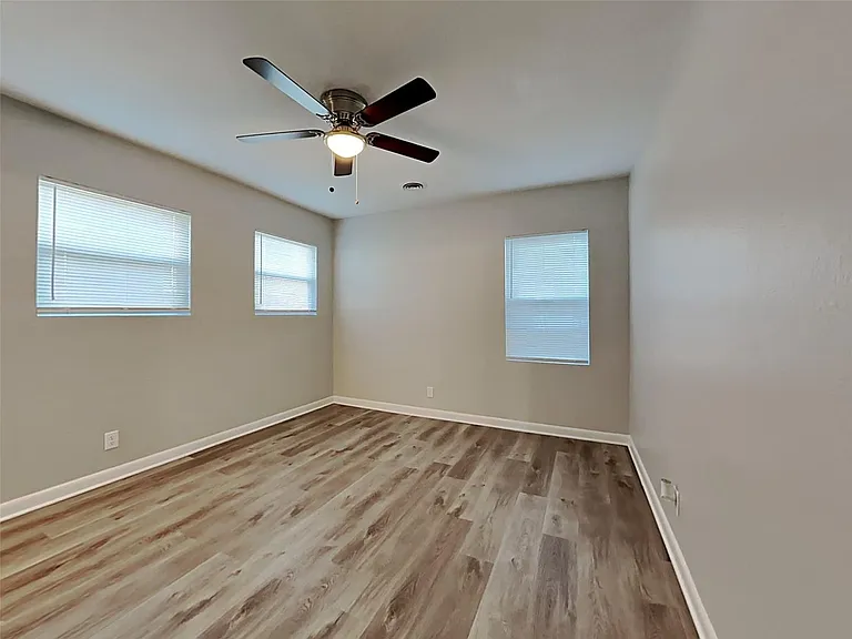 5825 Aton Ave — Photo 7