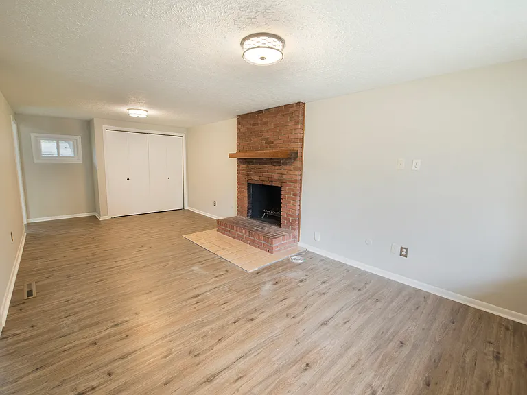 3700 Caracas Dr — Photo 29