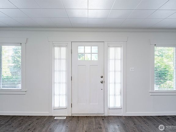 4th image of 1716 E Main Street