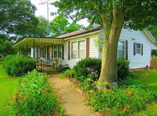 1055 Old Burton Rd, Brenham, TX 77833