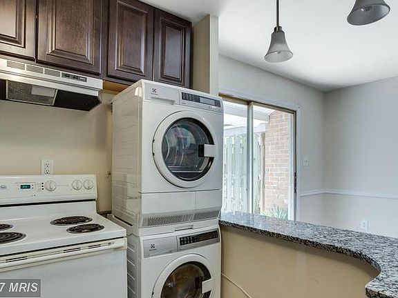 4th image of 2920 Williamsburg Ct