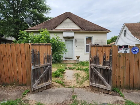 3304 Locust St, Saint Joseph, MO 64501