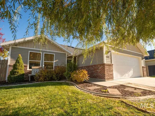 52 N Zion Park Dr, Nampa, ID 83651