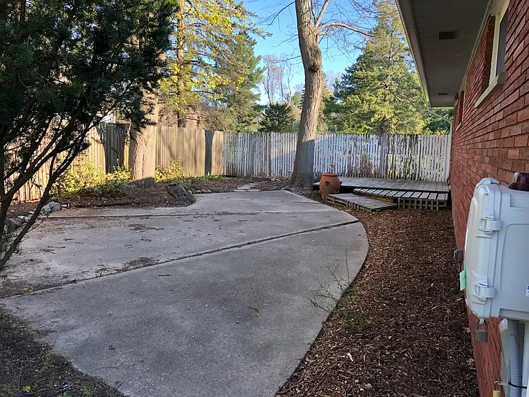 24605 N Cromwell Dr — Photo 14