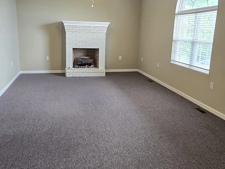 321 Poplar St — Photo 4