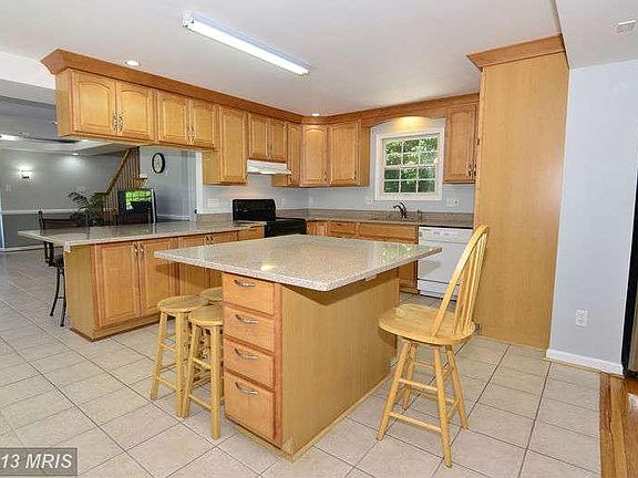 2nd image of 6124 Redwood Ln