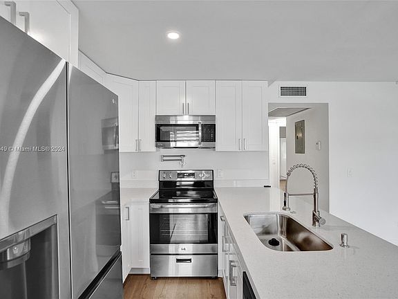 3rd image of 242 Markham Ct #242-L