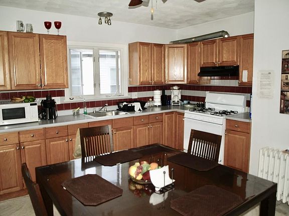 5th image of 27 Trident Ave