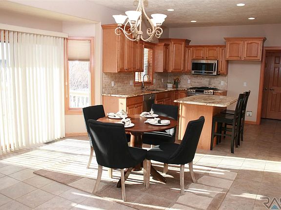 4th image of 1001 W Sterling Oak Dr