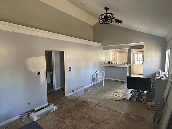 4th image of 700 Church Rd