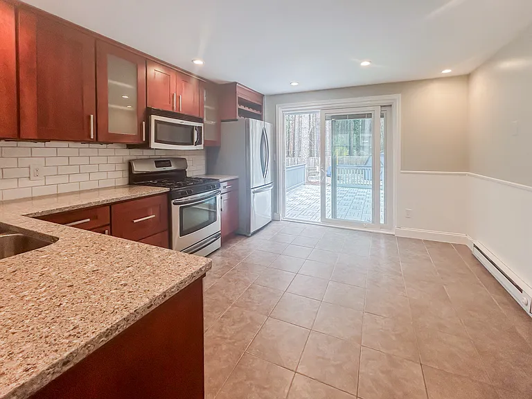 72 Pepperbush Pl — Photo 10