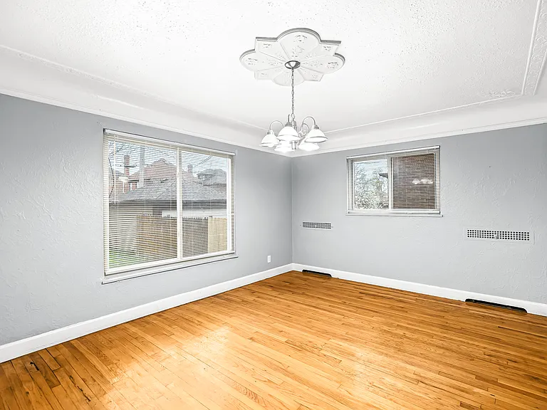17151 Pennington Dr — Photo 4