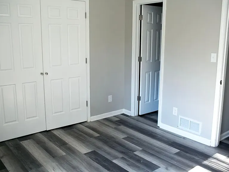 1011 W Cascade Ave — Photo 13