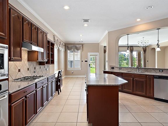 5th image of 7722 Bayou Green Ln