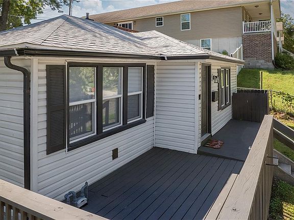 2nd image of 2718 Mary St