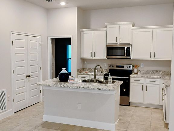 2nd image of 1201 Tupelo Cir