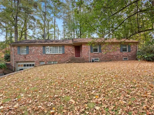 2831 Meadow Wood Dr W, Chesapeake, VA 23321