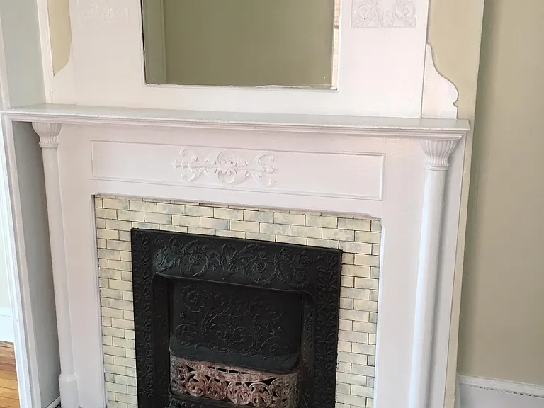 BR2 Vintage Fireplace