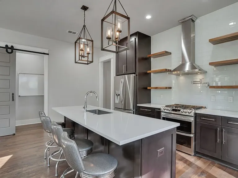 1625 N M L King Jr Blvd — Photo 35