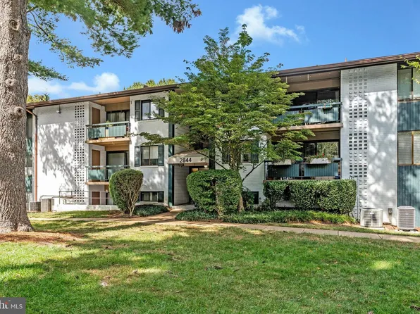 2844 Dover Ln APT 103, Falls Church, VA 22042
