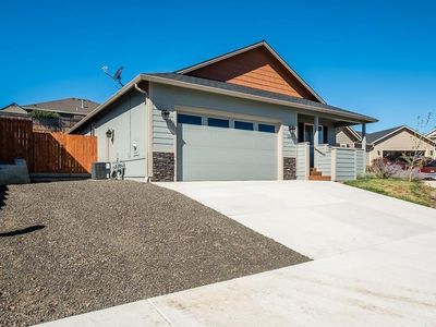 538 N Heights Dr, Eagle Pt, OR, 97524