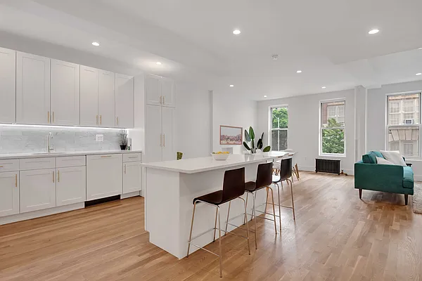 Rented by Compass | media 12