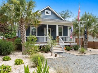 226 NE 76th St, Oak Island, NC 28465