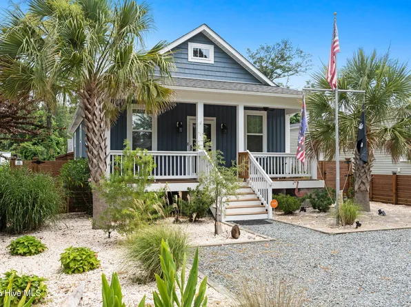 226 NE 76th Street, Oak Island, NC 28465