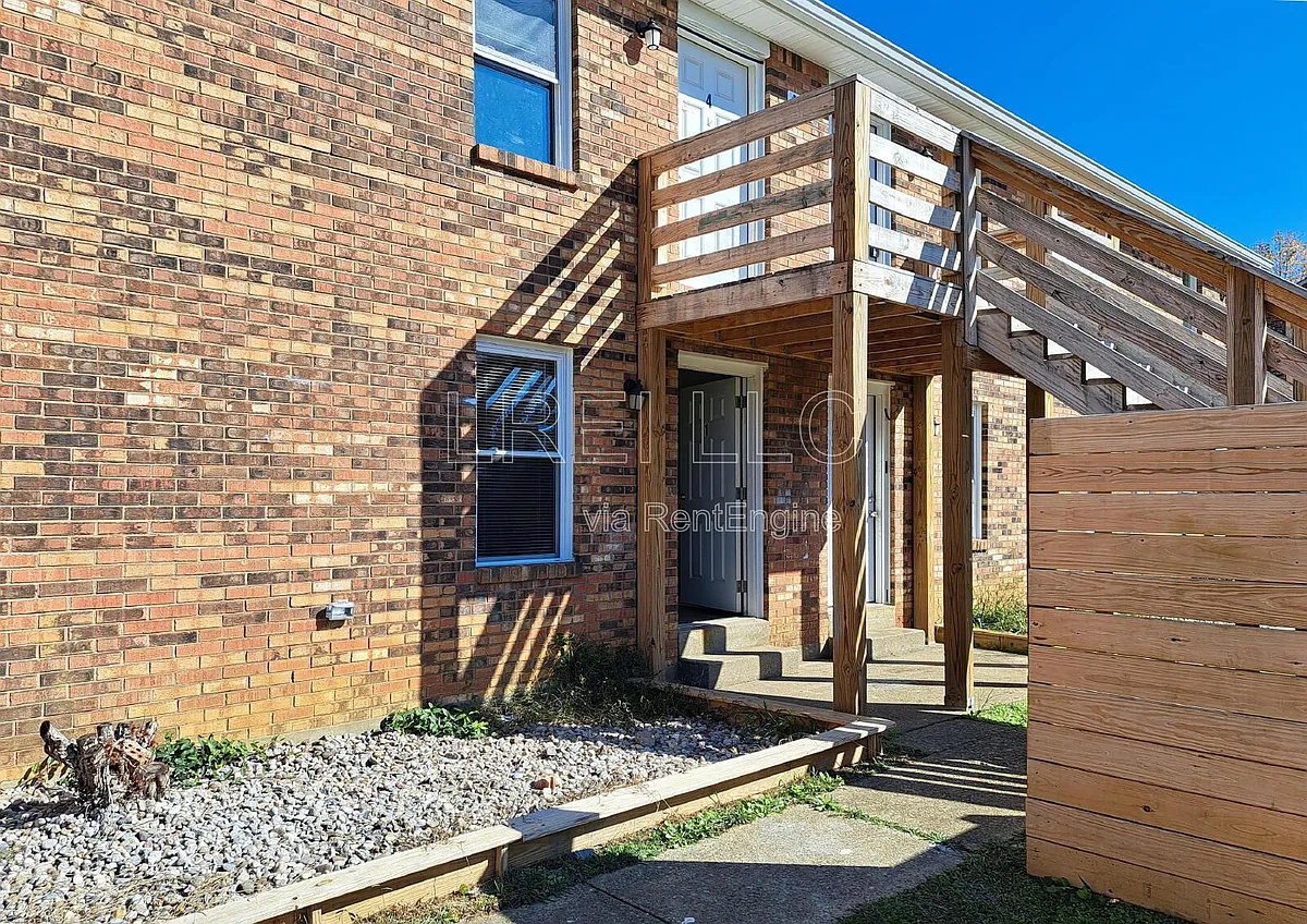 Building Photo - 419 Woodcreek Dr #1