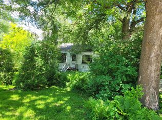 11905 257th Ave, Trevor, WI 53179