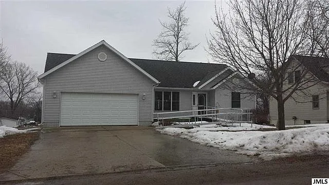 105 Wilkshire Dr photo 1