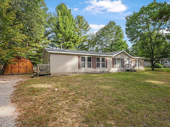 5th image of 3988 Evelyn St