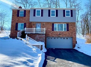 1132 Grouse Run Rd, Bethel Park, PA 15102