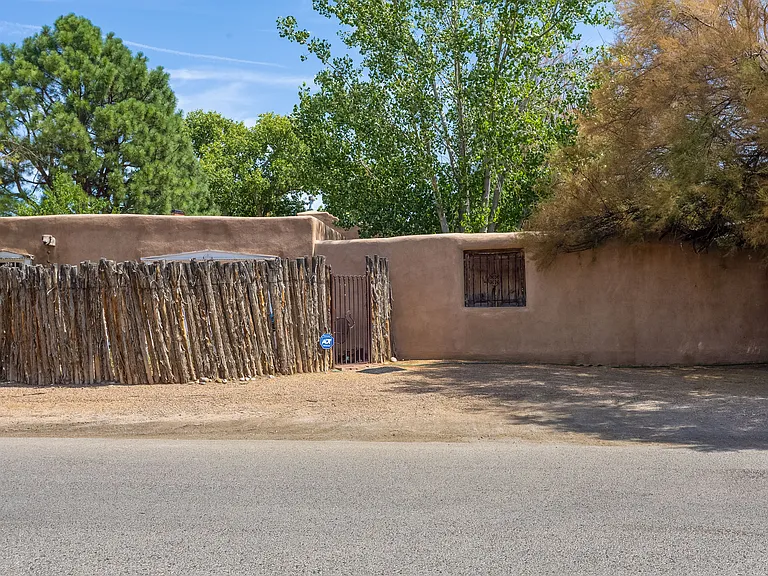 4201 Rio Grande Blvd NW #B — Photo 3