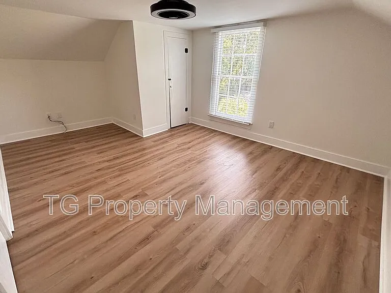 30 Sanford St #B — Photo 23